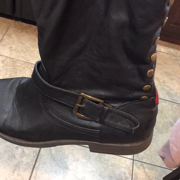 Boots - Picture 7 of 8